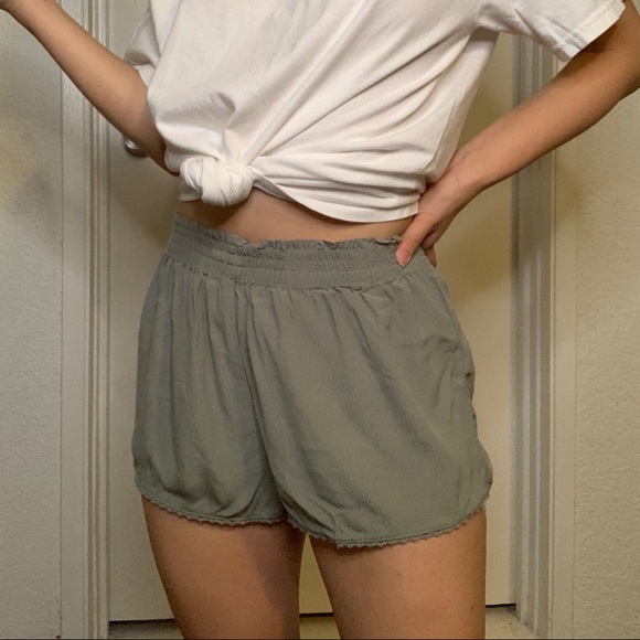 🔴High waisted shorts bundle - Picture 3 of 6